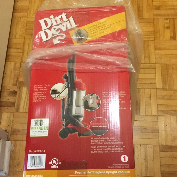 Dirt Devil Other Dirt Devil Lightweight Featherlite Bagless Upright Vacuum Poshmark